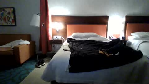 Snapshot of chippy70 chatting on 10/27/25, 08:24 chippy70 online show from 10/27/25, 08:24