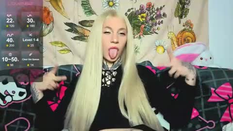 Chloe INDEPENDENT MODEL online show from 06/12/26, 07:13