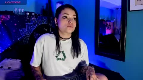 Chloeallennn  online show from 05/05/26, 01:08