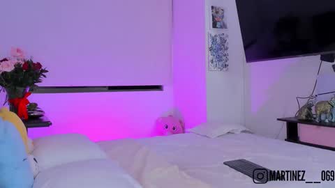 Snapshot of chloe__daviss chatting on 10/24/25, 03:03 CHLOE online show from 10/24/25, 03:03