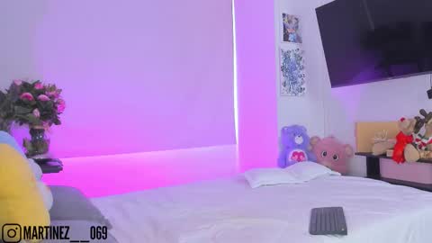 Snapshot of chloe__daviss chatting on 01/05/26, 05:27 CHLOE online show from 01/05/26, 05:27