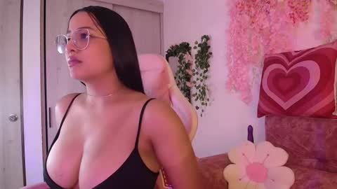 chloe__moon_ online show from 06/19/26, 04:17