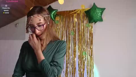 Snapshot of chloe_bitelly chatting on 03/17/26, 07:50 Chloe Bitelly online show from 03/17/26, 07:50