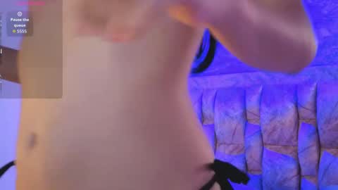 chloe_bluee_ online show from 05/02/26, 11:15