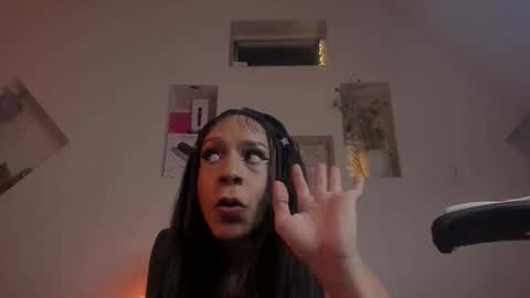 chloe_cooperr online show from 10/28/25, 03:21