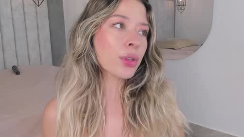 Chloe online show from 01/03/25, 01:25