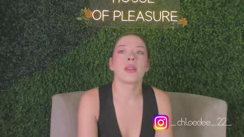 Chloe online show from 09/15/25, 11:54