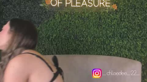 Chloe online show from 09/18/25, 11:56