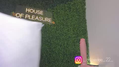 Chloe online show from 09/22/25, 12:07