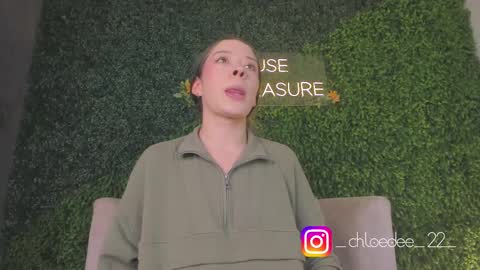 Chloe online show from 09/24/25, 12:08