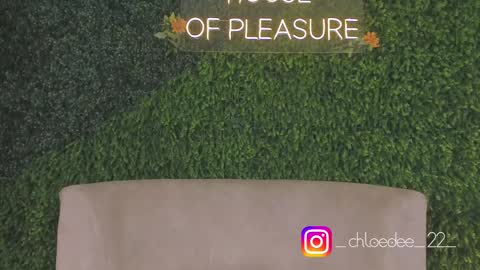 Chloe online show from 09/28/25, 12:10