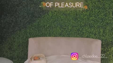 Chloe online show from 09/29/25, 11:59