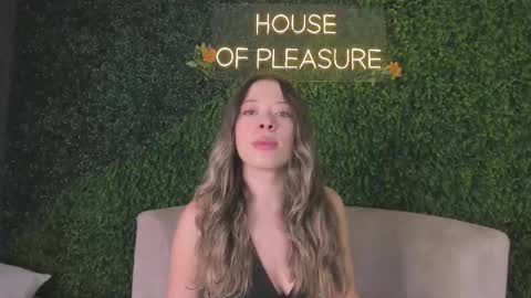 Chloe online show from 10/14/25, 12:06