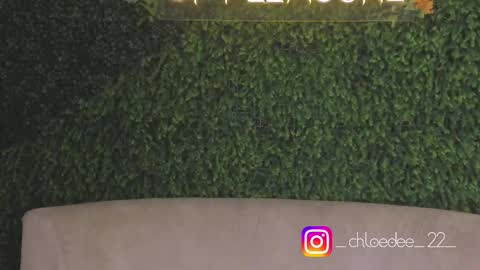 Chloe online show from 10/17/25, 11:24