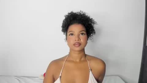 Snapshot of chloe_evans21 chatting on 09/23/25, 01:30 chloe online show from 09/23/25, 01:30