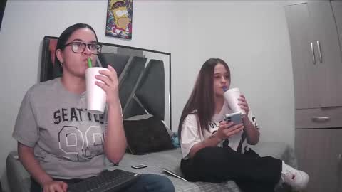 Chloe and Danna online show from 09/21/25, 01:40