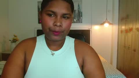 Snapshot of chloe_jewe chatting on 06/12/26, 02:27 chloe_jewe online show from 06/12/26, 02:27