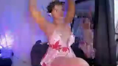 chloe_kisses2 online show from 06/18/26, 12:09