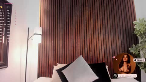 chloe online show from 12/19/24, 07:51