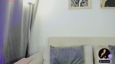 Snapshot of chloe_morgans chatting on 05/13/26, 10:12 chloe online show from 05/13/26, 10:12