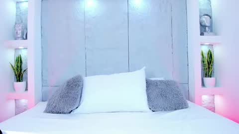 Chloe online show from 09/12/25, 05:07