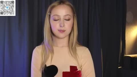  Chloe  online show from 10/10/25, 11:53