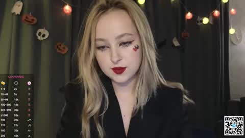  Chloe  online show from 10/25/25, 07:19