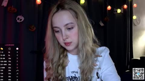  Chloe  online show from 10/28/25, 03:43