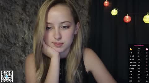  Chloe  online show from 11/05/25, 02:55