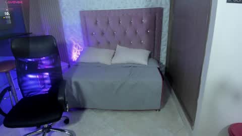 Snapshot of chloe_prg chatting on 07/24/26, 05:05 chloe_prg online show from 07/24/26, 05:05