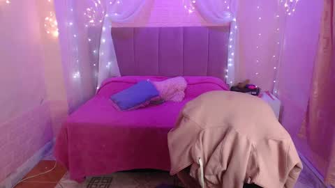 Snapshot of chloe_smith5 chatting on 09/30/25, 01:27 chloe_smith5 online show from 09/30/25, 01:27