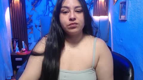 chloe_smith5 online show from 02/11/26, 01:27
