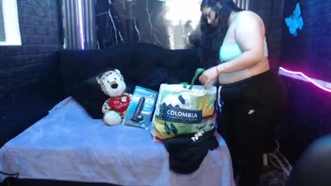 chloe_smith5 online show from 06/01/26, 01:13
