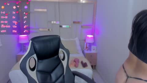 Chloe online show from 02/06/25, 01:32
