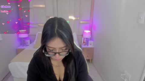 Chloe online show from 02/07/25, 01:32