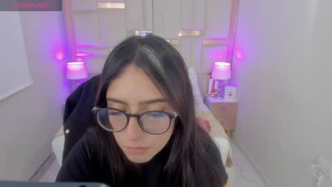 Chloe online show from 02/12/25, 04:11