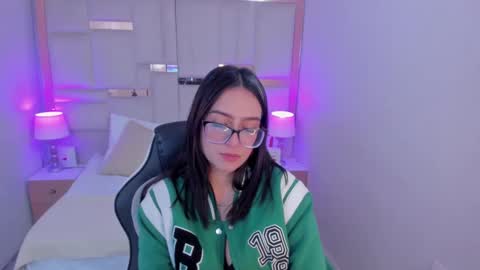 Chloe online show from 02/25/25, 04:42