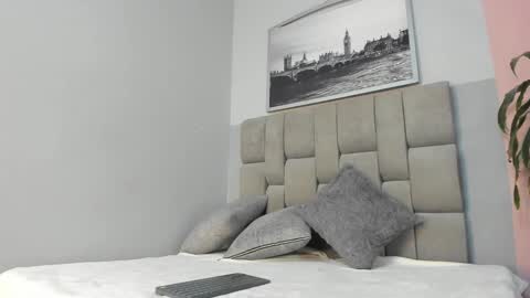 Snapshot of chloe_watson_ chatting on 10/05/25, 03:21 online show from 10/05/25, 03:21