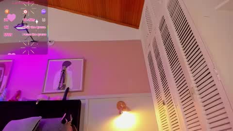 Snapshot of chloe_watson_ chatting on 10/09/25, 07:56 online show from 10/09/25, 07:56