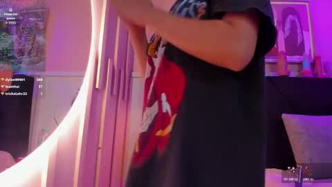 Snapshot of chloe_watson_ chatting on 11/28/25, 07:49 online show from 11/28/25, 07:49