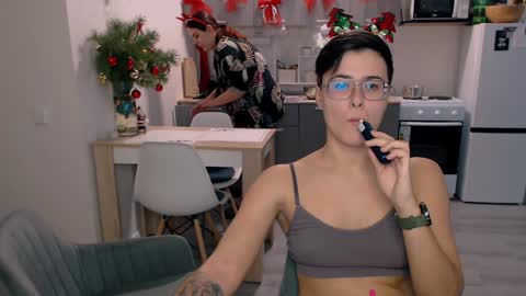 Eva and Sandra online show from 12/27/24, 08:39