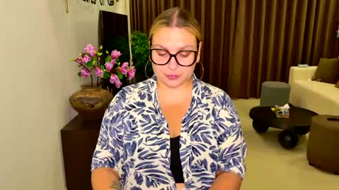 Eva and Sandra online show from 04/22/26, 09:05