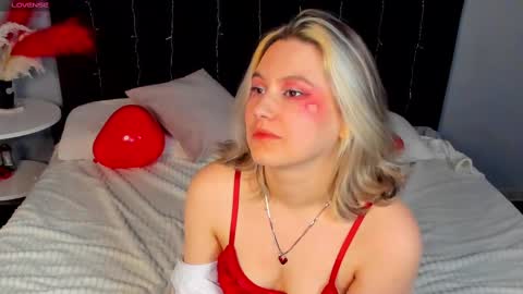 Snapshot of chloebloss0m chatting on 02/14/25, 02:12 Boni online show from 02/14/25, 02:12