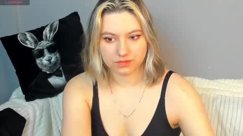 Snapshot of chloebloss0m chatting on 02/20/25, 05:12 Boni online show from 02/20/25, 05:12