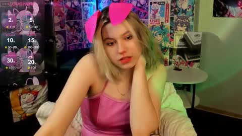 Snapshot of chloebloss0m chatting on 02/28/25, 10:20 Boni online show from 02/28/25, 10:20