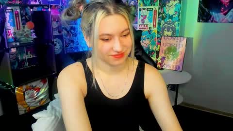 Snapshot of chloebloss0m chatting on 03/05/25, 03:29 Boni online show from 03/05/25, 03:29