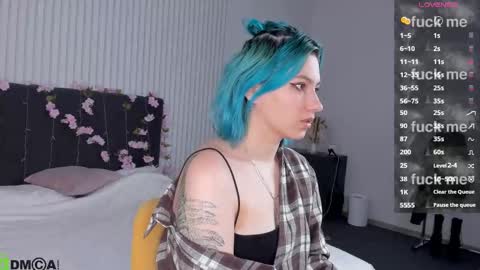 Snapshot of chloebloss0m chatting on 09/23/25, 02:47 Boni online show from 09/23/25, 02:47