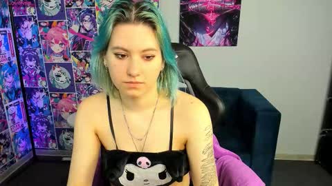 Snapshot of chloebloss0m chatting on 09/28/25, 04:07 Boni online show from 09/28/25, 04:07