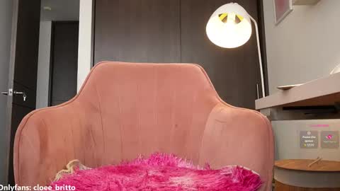 Snapshot of chloebritto chatting on 10/10/25, 05:23 cloe online show from 10/10/25, 05:23