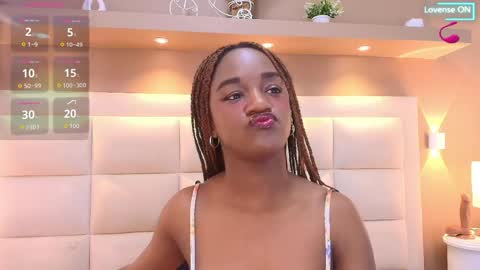 Snapshot of chloebrunnie chatting on 06/08/26, 12:27 CHLOE online show from 06/08/26, 12:27